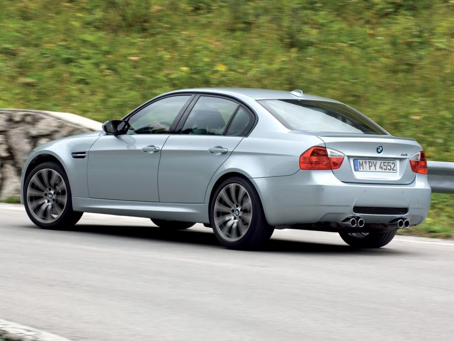 BMW M3 Sedan 2008 года  (фото 13 из 85)